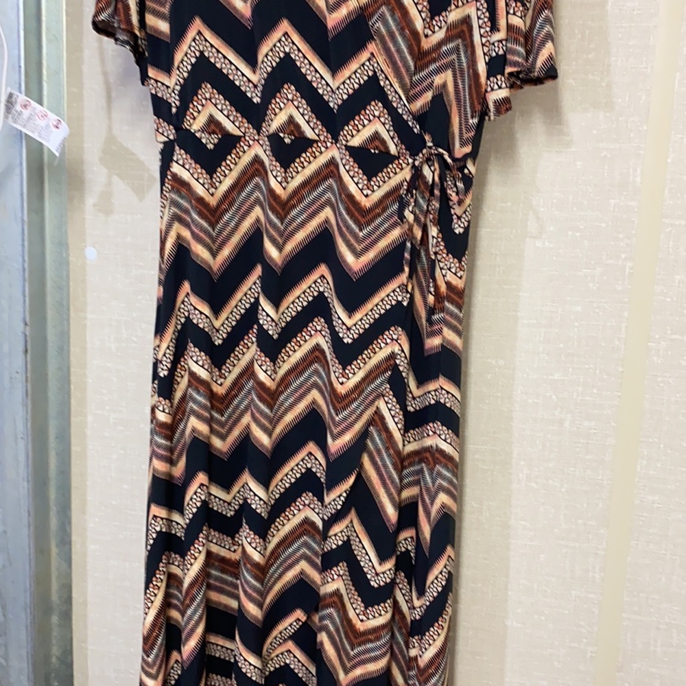 Dress - Picture 2 of 6